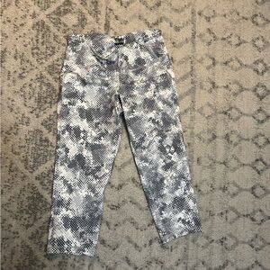 Women’s Old Navy Active Gray and White Camo Pants